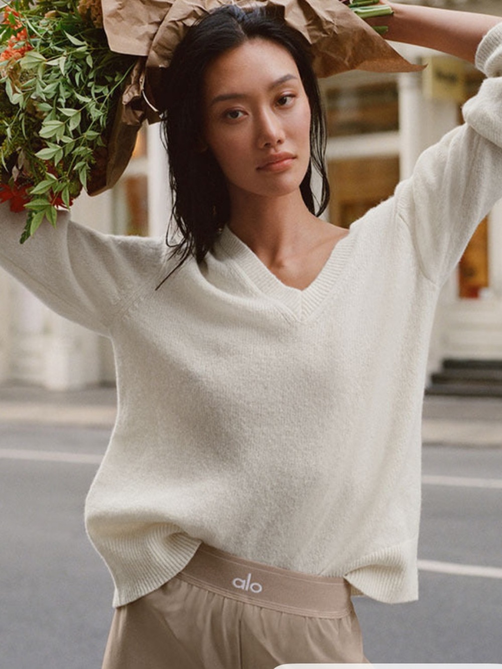 NWT New with Tags ALO Yoga Cashmere New Class Oversized V-Neck Sweater Ivory
